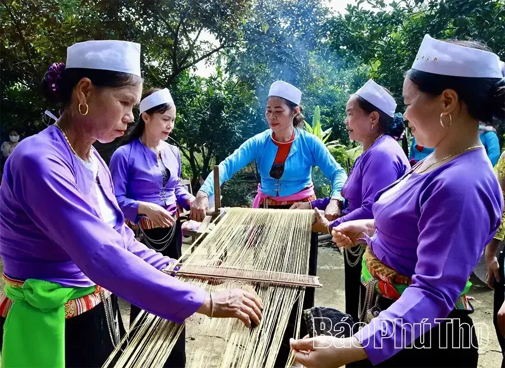 Nét đẹp nghề dệt thổ cẩm dân tộc Mường