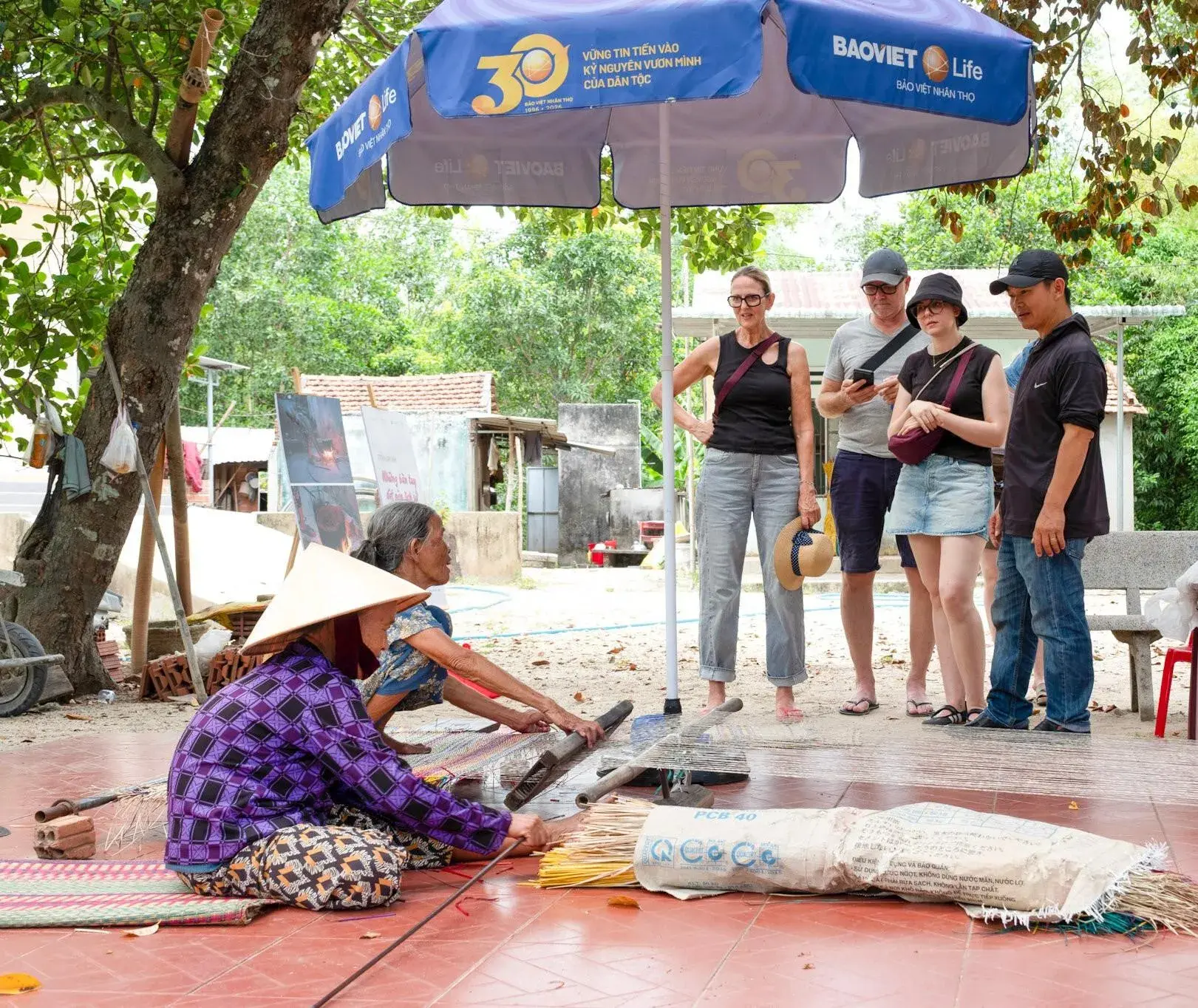 Phát huy giá trị sản phẩm truyền thống qua đòn bẩy du lịch và OCOP