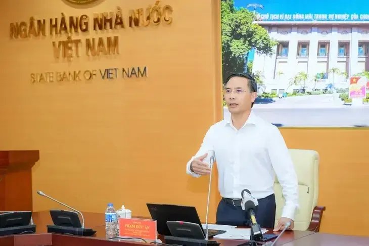 Các ngân hàng cam kết giảm lãi suất ngay sau cuộc họp với thống đốc